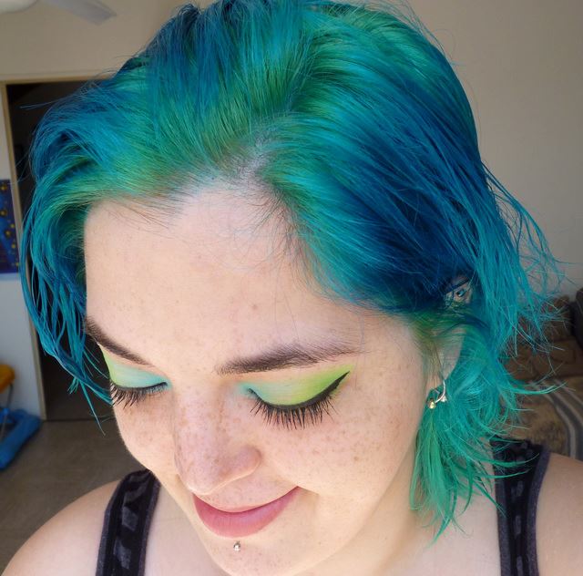 Cheveux chimiques et teintures funky - Page 63 Bleuvert-3d92c8c