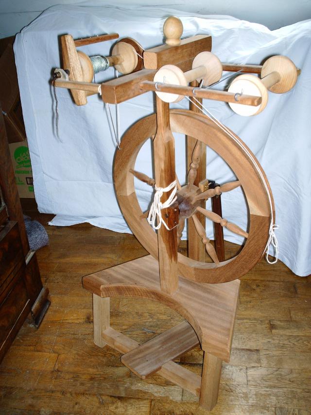 http://img97.xooimage.com/files/f/f/1/rouet2-004-423b734.jpg